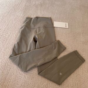 NWT Lululemon wunder train 25” size4